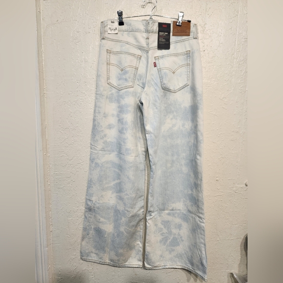 Levi's Cream Flare Wide Leg Jeans - Picture 7 of 12